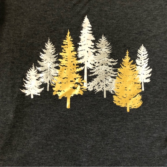 Winter Scene Evergreen Tee - Picture 4 of 4